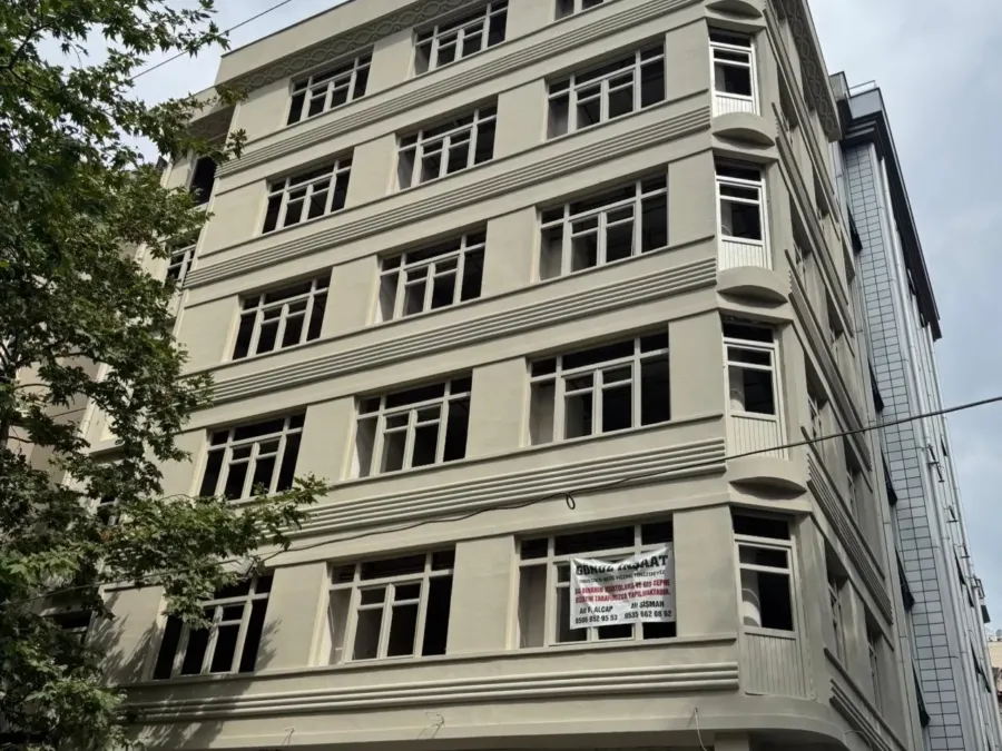 Otel projesi, bina cephesinin alttan görünümü