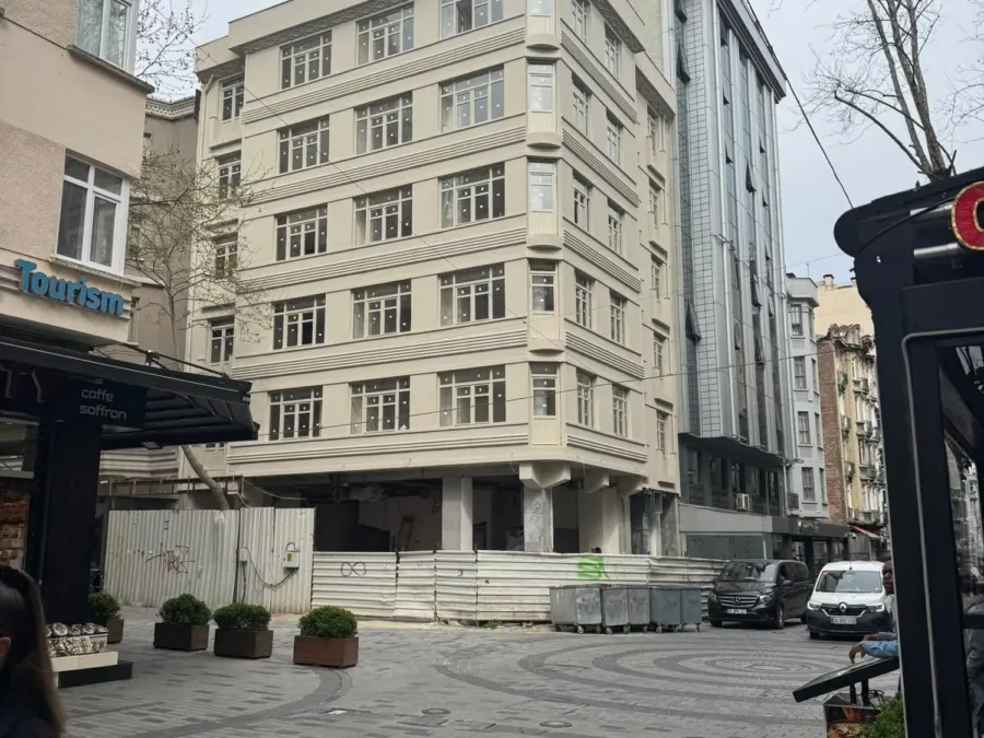 Otel projesi, bitmiş binanın sokaktan görünümü