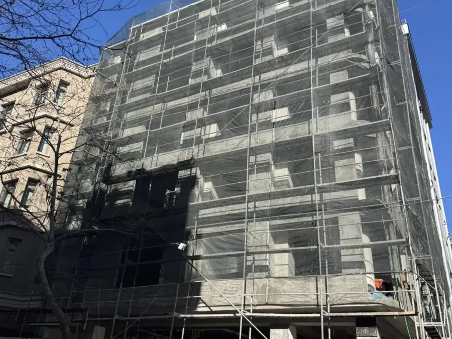 Otel projesinde cephe kaplama aşaması